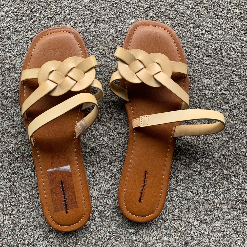 Maurices Woven Strap Tan Women’s Slide Sandals size 10